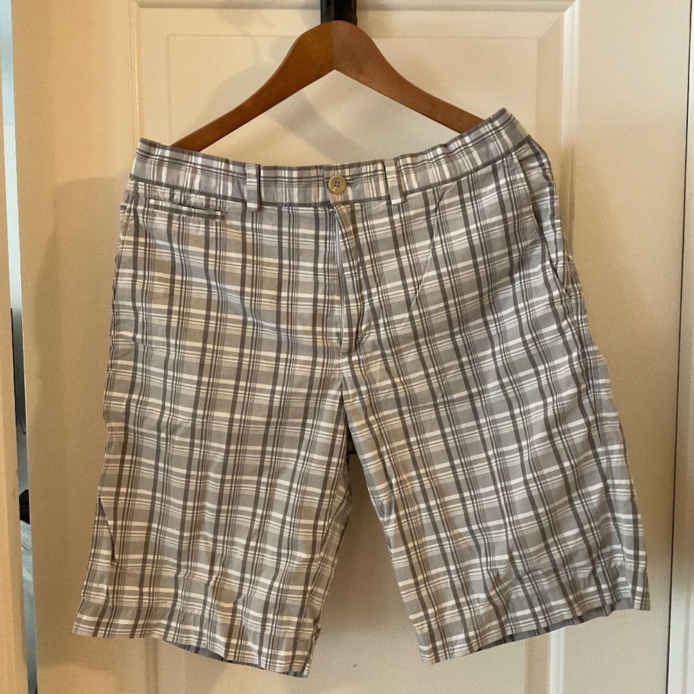 Banana Republic, men’s shorts, 32 waist, plaid, 100% cotton